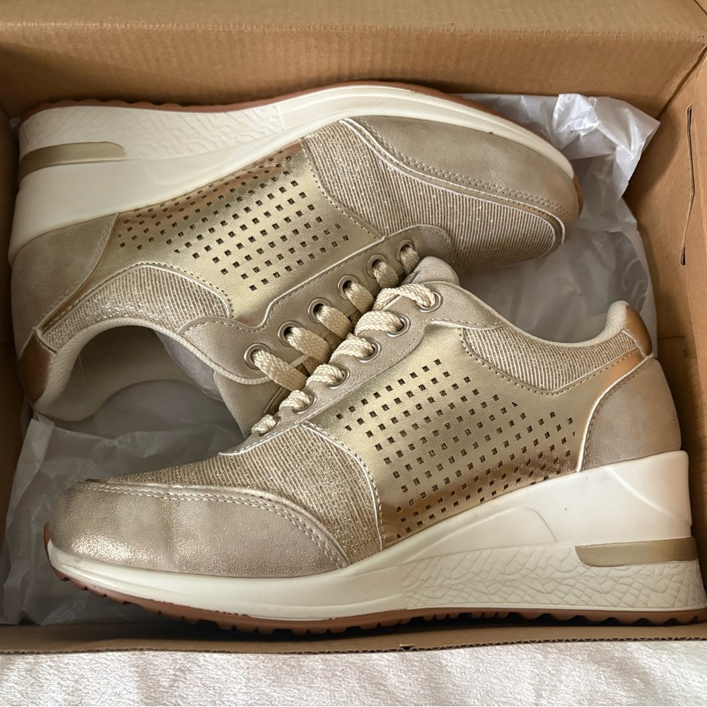 Elegant Women's Gold Sneakers